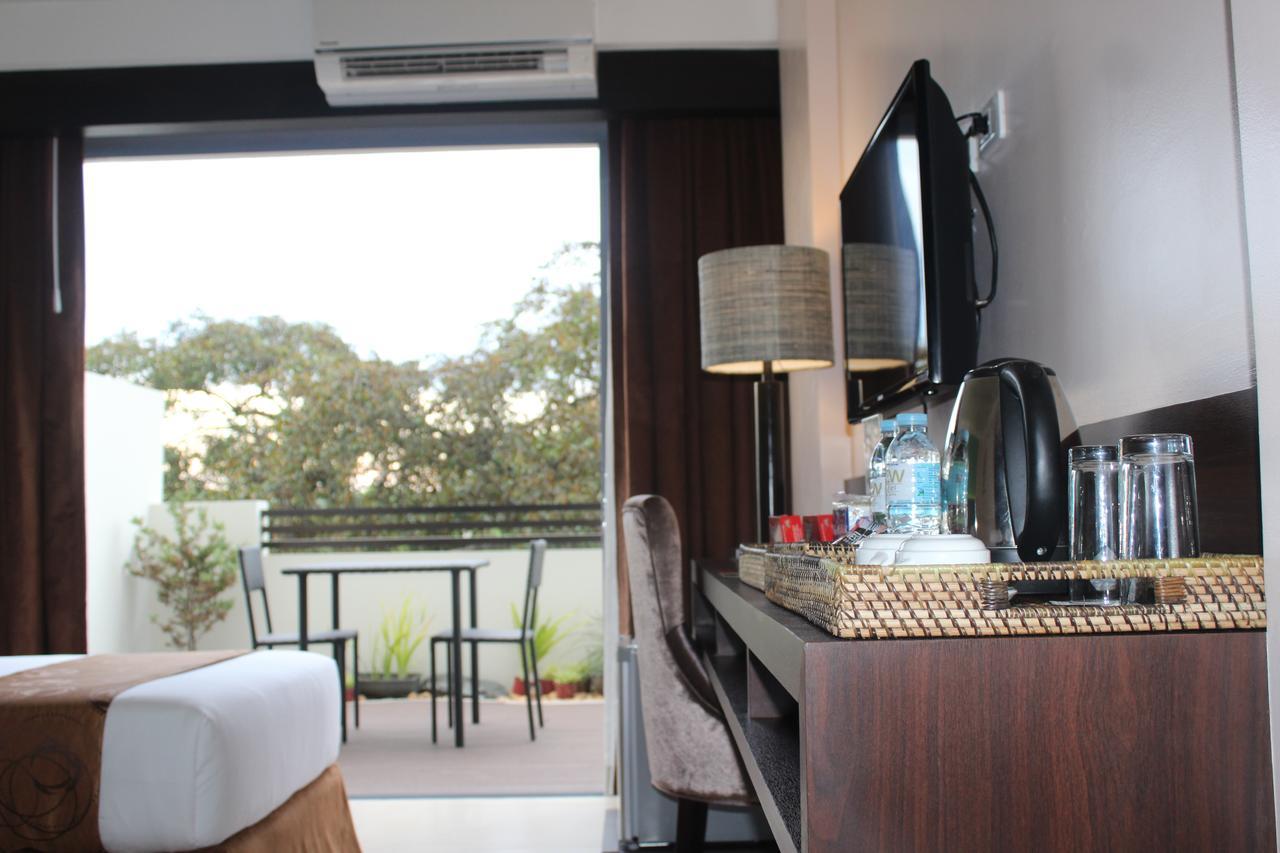 Kew Hotel Tagbilaran Экстерьер фото