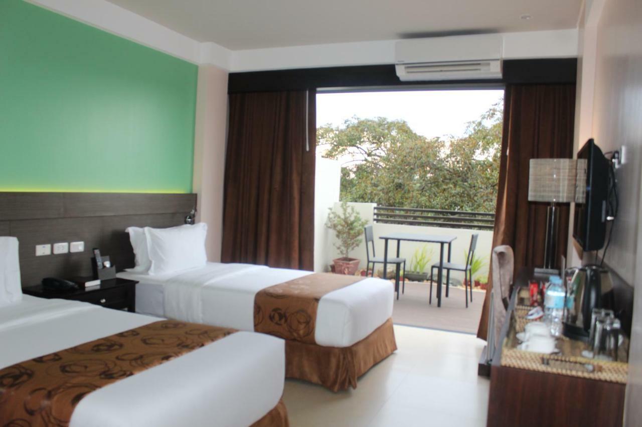 Kew Hotel Tagbilaran Экстерьер фото